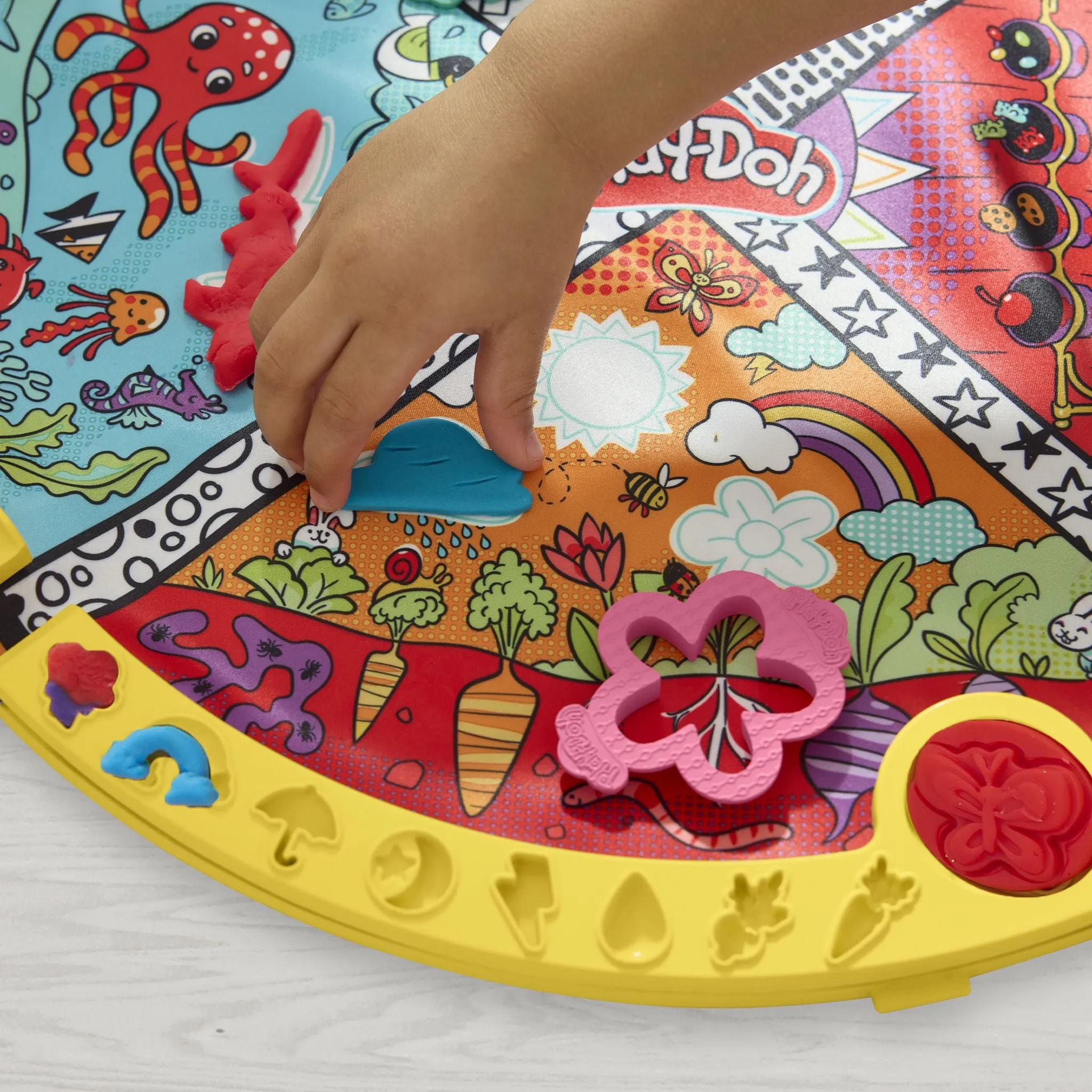 Play-Doh Starters Fold N' Go Playmat